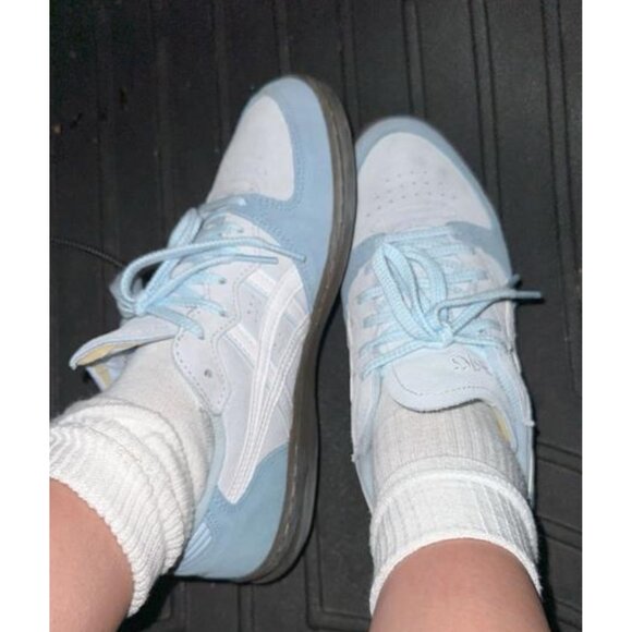 ASICS Women's Skyhand OG Sportstyle Sneaker Color Light Blue/White - Picture 3 of 4